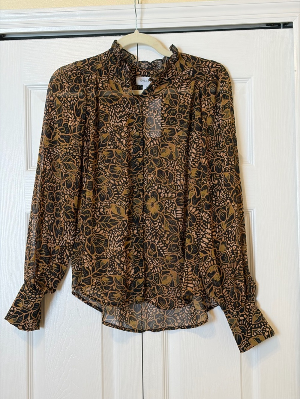 NWT Evereve Brown Floral Button Front Blouse